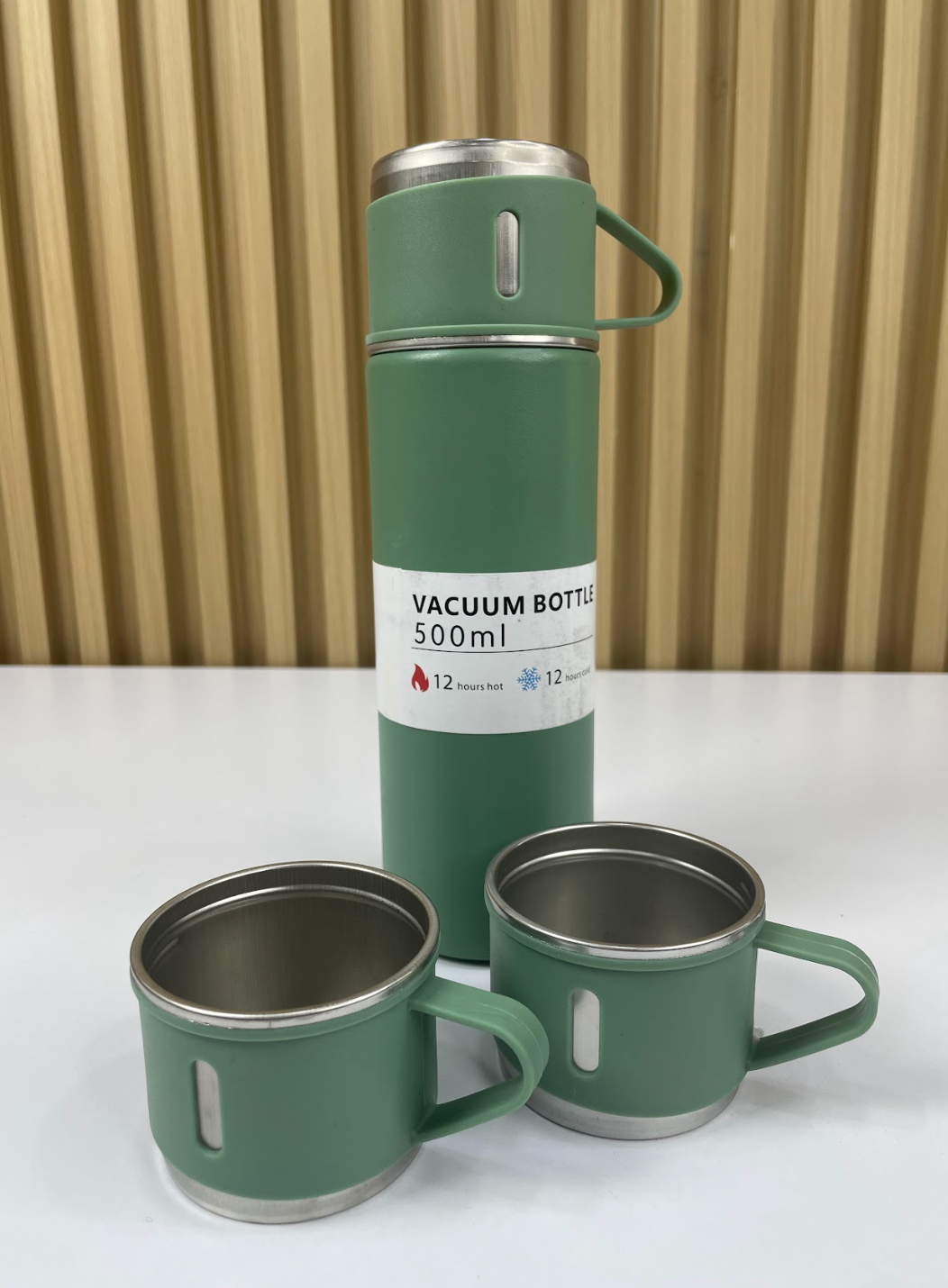 Termo Vacuum + REGALO 🎁 exclusivo de 2 Tazas ☕☕