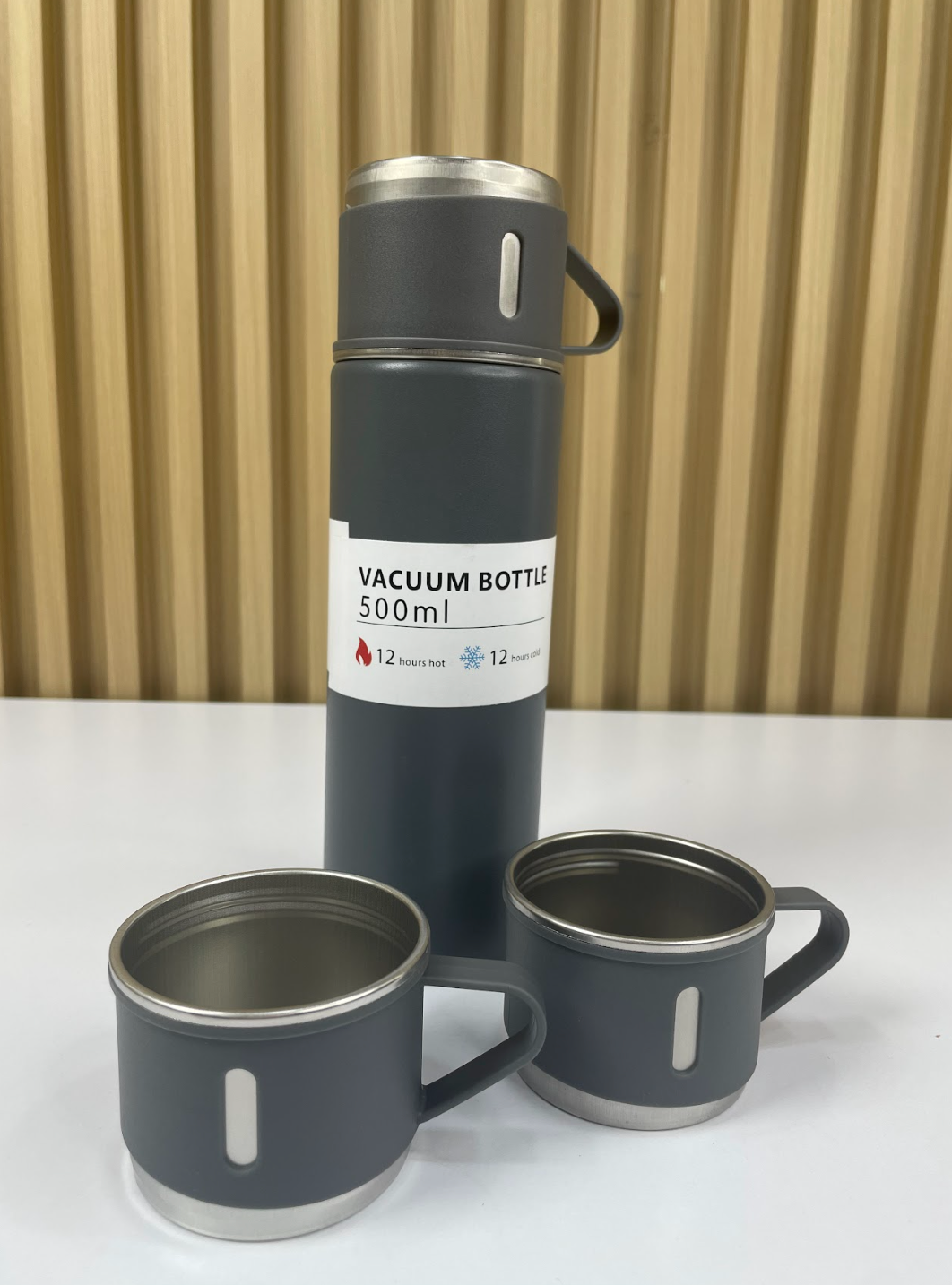 Termo Vacuum + REGALO 🎁 exclusivo de 2 Tazas ☕☕